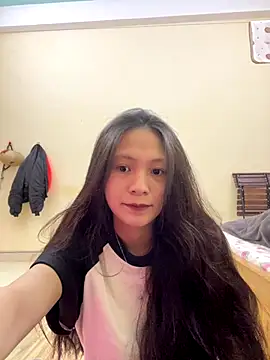 Snapshot of Aghenh chatting on 10.19.25 Aghenh online show from 10.19.25