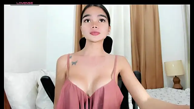 kendall petite18 online show from 06.04.26