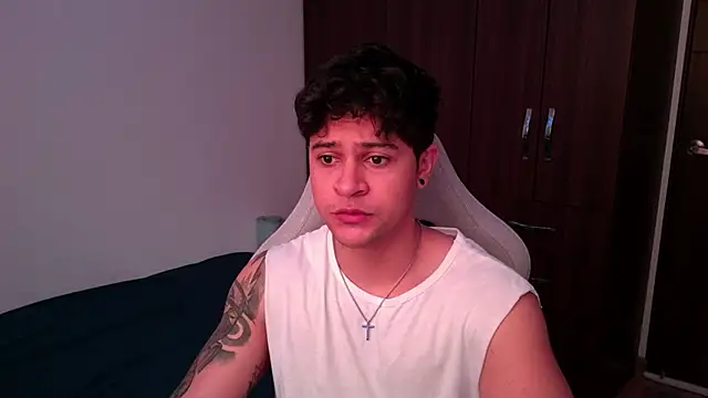 Snapshot of domsantiago_ chatting on 10.05.25 domsantiago online show from 10.05.25