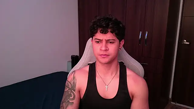 Snapshot of domsantiago_ chatting on 10.06.25 domsantiago online show from 10.06.25