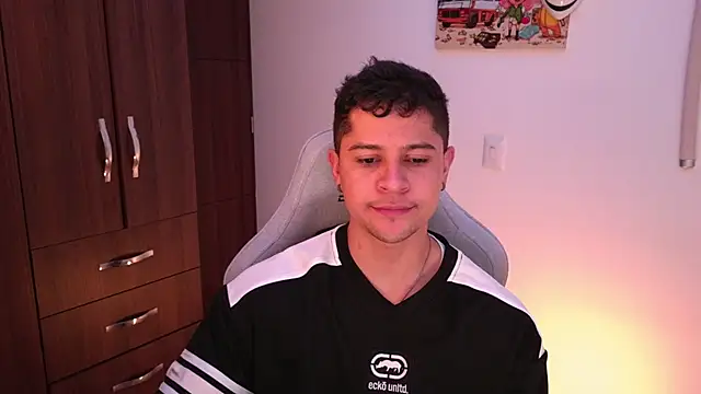 domsantiago  online show from 10.25.25