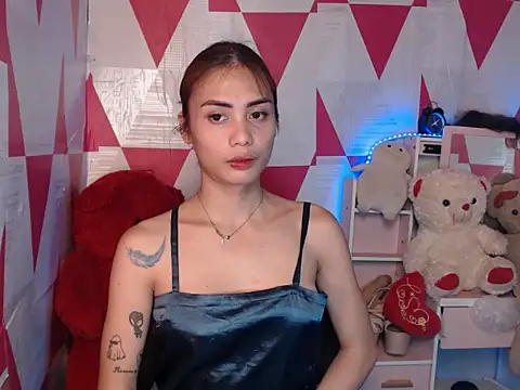 Snapshot of miss-miya chatting on 10.21.25 miss-miya online show from 10.21.25