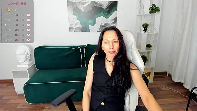 RubiHarlot online show from 10.22.25