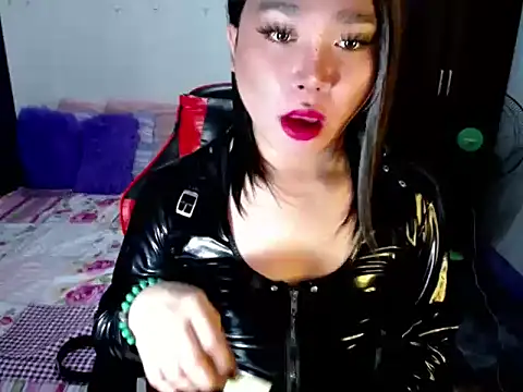 Urassiansweetcummer online show from 09.09.25