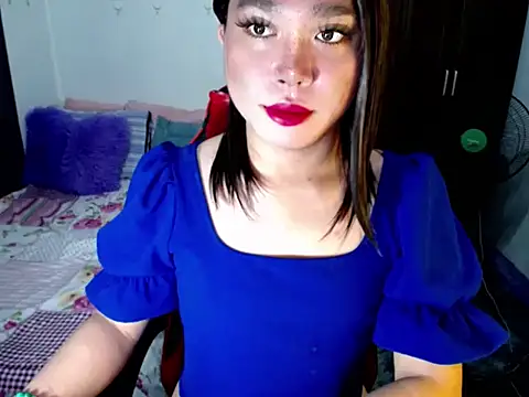 Urassiansweetcummer online show from 09.11.25