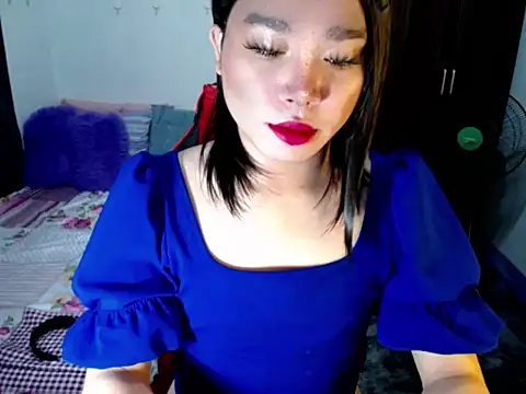 Urassiansweetcummer online show from 09.12.25