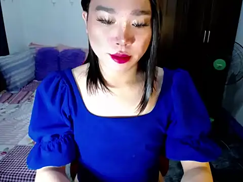 Urassiansweetcummer online show from 09.24.25