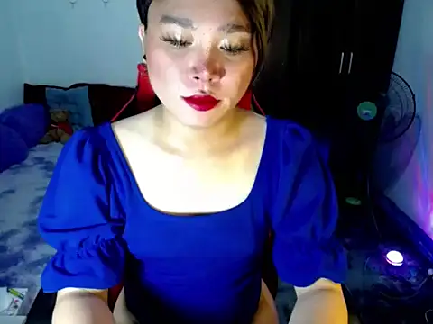 Urassiansweetcummer online show from 04.06.26