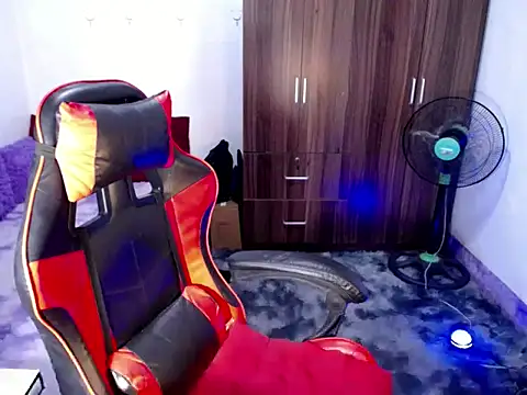 Urassiansweetcummer online show from 04.20.26