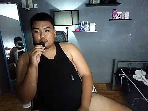 Snapshot of amanda_vuitton chatting on 09.10.25 amanda vuitton online show from 09.10.25