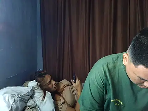 Snapshot of amanda_vuitton chatting on 11.03.25 amanda vuitton online show from 11.03.25