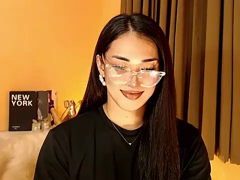 Snapshot of magnificent_kitana chatting on 09.30.25 magnificent kitana online show from 09.30.25