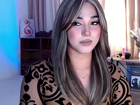 Snapshot of magnificent_kitana chatting on 04.28.26 magnificent kitana online show from 04.28.26