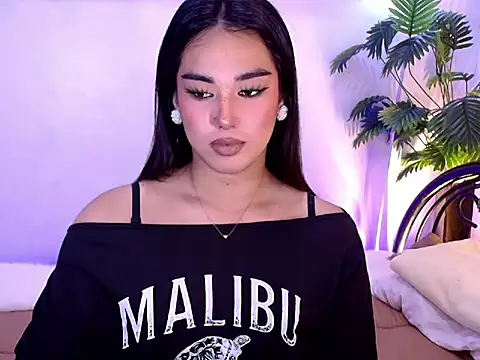 Snapshot of magnificent_kitana chatting on 05.01.26 magnificent kitana online show from 05.01.26