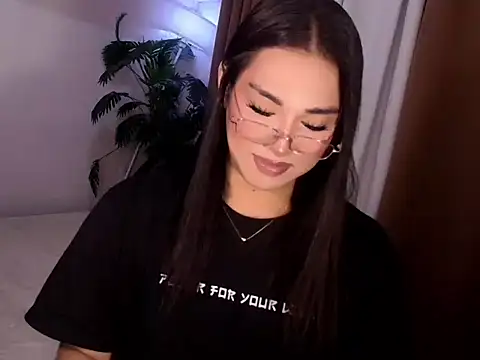 Snapshot of magnificent_kitana chatting on 07.24.26 magnificent kitana online show from 07.24.26