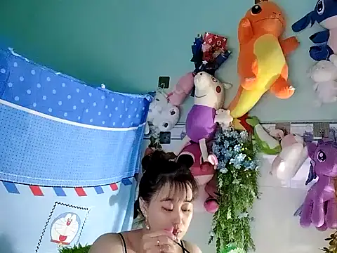 emgaixinhngoan online show from 10.25.25