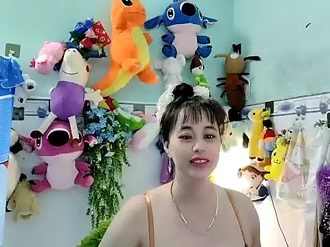 emgaixinhngoan online show from 11.25.25