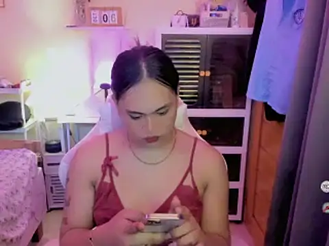 urluscious russel online show from 10.07.25