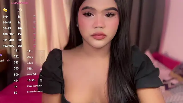 Snapshot of ursweet_sofia chatting on 06.26.26 ursweet sofia online show from 06.26.26