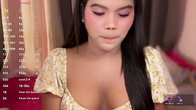 Snapshot of ursweet_sofia chatting on 06.27.26 ursweet sofia online show from 06.27.26
