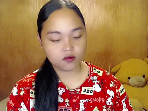 Snapshot of _Lylia chatting on 10.16.25 Lylia online show from 10.16.25