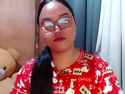  Lylia online show from 12.17.25