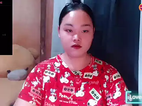 Snapshot of _Lylia chatting on 06.14.26 Lylia online show from 06.14.26