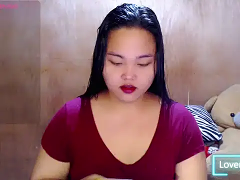 Snapshot of _Lylia chatting on 08.05.26 Lylia online show from 08.05.26