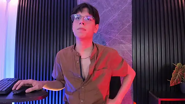 luixdust  online show from 11.30.25