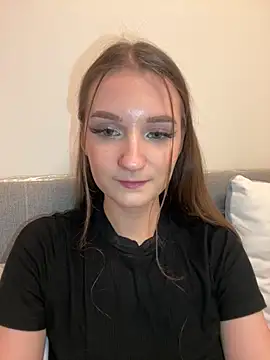 AdelinaEmber online show from 11.13.25