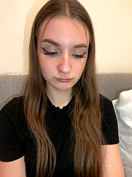 AdelinaEmber online show from 11.23.25