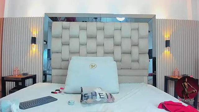 Snapshot of ikia_lopez_ chatting on 09.30.25 ikia lopez online show from 09.30.25