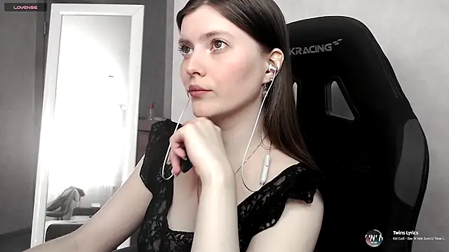 cute elfy  online show from 09.15.25