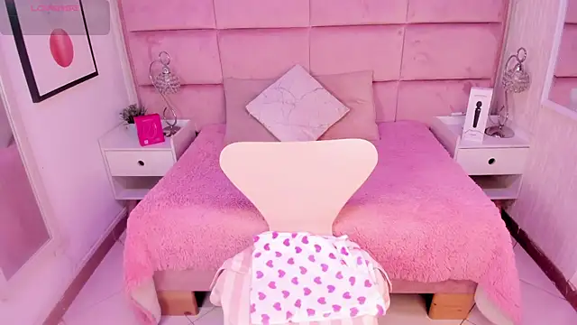 Janah Myers online show from 11.12.25