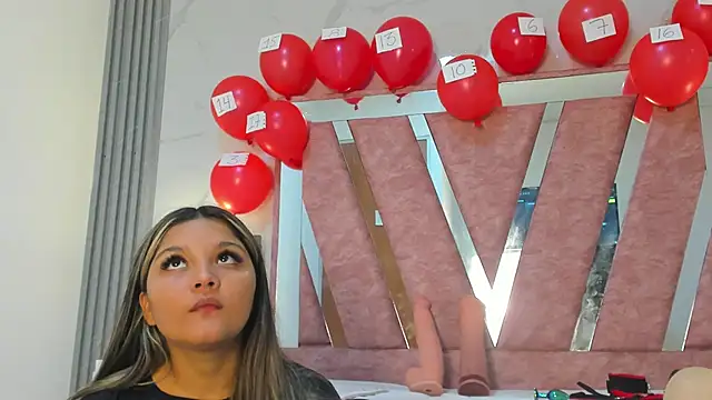 Wonderkloe  online show from 02.18.26