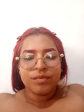 Snapshot of katia_durand chatting on 04.12.26 katia durand online show from 04.12.26