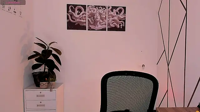 Christopher 77 online show from 12.15.25