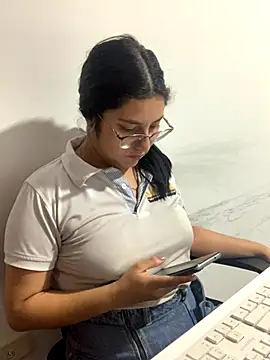 Snapshot of Velma_star chatting on 09.18.25 Velma star online show from 09.18.25