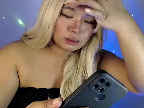 Snapshot of itsmeyourgirlfucker chatting on 09.18.25 itsmeyourgirlfucker online show from 09.18.25