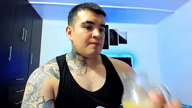 Snapshot of thiago__cp01 chatting on 09.25.25 thiago  cp01 online show from 09.25.25