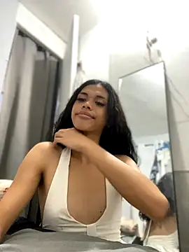 Snapshot of urcurlydiva chatting on 09.30.25 urcurlydiva online show from 09.30.25