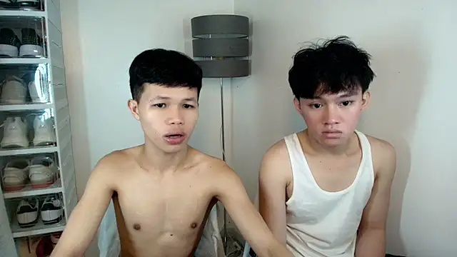 Snapshot of crazyasiantwink chatting on 09.26.25 crazyasiantwink online show from 09.26.25