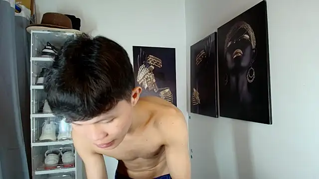 Snapshot of crazyasiantwink chatting on 11.19.25 crazyasiantwink online show from 11.19.25