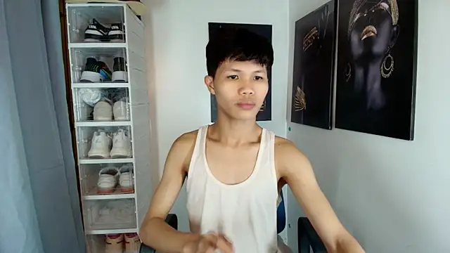 Snapshot of crazyasiantwink chatting on 11.22.25 crazyasiantwink online show from 11.22.25