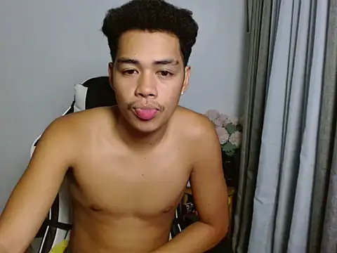 Snapshot of curlyasian_njxx chatting on 05.24.26 curlyasian njxx online show from 05.24.26