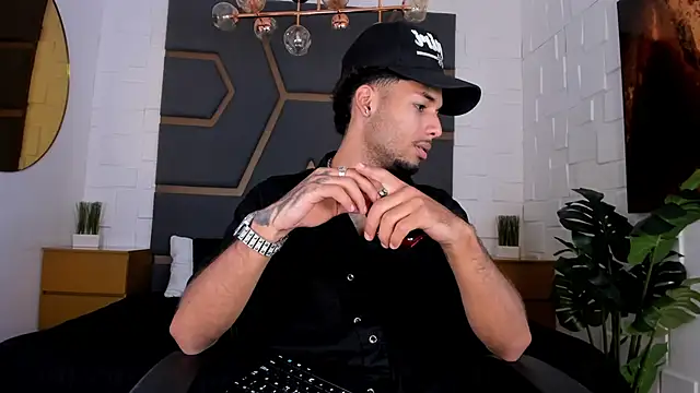 Thiagoferreti online show from 11.04.25