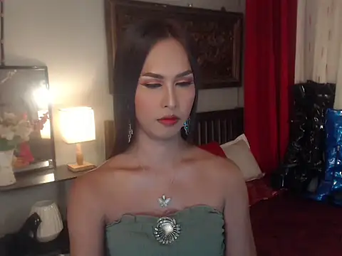 Nathalieheartt online show from 12.05.25