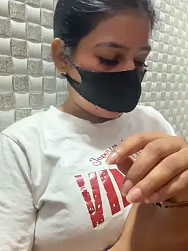 Snapshot of Hot_Jaanvi_ chatting on 04.23.26 Hot Jaanvi online show from 04.23.26