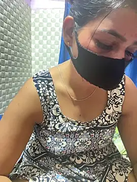 Snapshot of Hot_Jaanvi_ chatting on 04.25.26 Hot Jaanvi online show from 04.25.26
