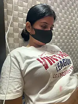 Snapshot of Hot_Jaanvi_ chatting on 05.21.26 Hot Jaanvi online show from 05.21.26